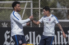 Kazim e Giovanni Augusto durante a reapresentação do Corinthians