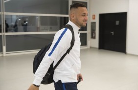 Maycon chega à Arena para duelo contra o Botafogo, pelo Campeonato Brasileiro
