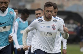 Maycon é um dos jogadores mais regulares do Timão, o meia treina forte