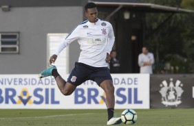 Tocou pro J  gol! O atacante treinando finalizaes no CT hoje