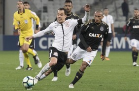 Rodriguinho se esticando todo durante a partida contra a Ponte Preta