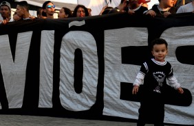 Mais uma criana marcando presena no CT do Corinthians