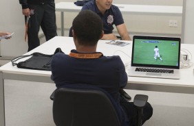 Carille faz os últimos ajustes antes do jogo contra o Atlético-PR