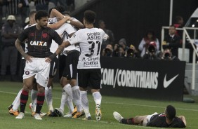 Corinthians marcou dois gols na Arena contra o Atlético-PR