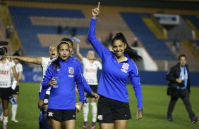 Jogando contra nove, as meninas do Corinthians só precisaram manter o resultado