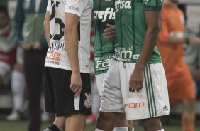 Rodriguinho encarando os jogadores do Palmeiras