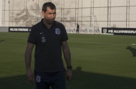 Carille comanda treino no CT após massacre sob rival Palmeiras