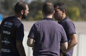 Carille conversa com Danilo; O meia está bem perto de retornar aos gramados após grave lesão