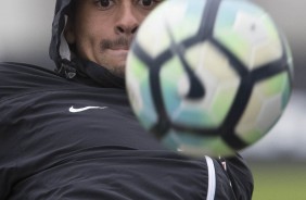 Léo Santos no treino desta tarde fria