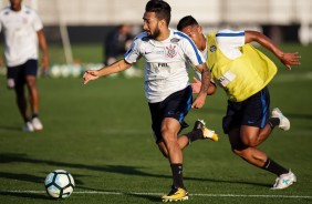 Clayson no treino aps partida contra o Ava