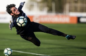 Goleiro reserva no treino aps partida contra o Ava