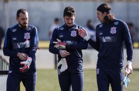 Goleiros do Timão no treino da manhã antes do embarque para o Rio