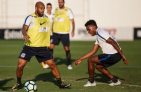 Jogadores reservas fazem trabalho depois da partida contra o Ava