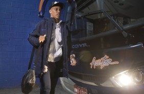 Pedrinho antes da partida contra o Avaí pelo campeonato brasileiro
