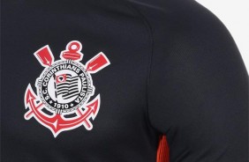 Escudo do Corinthians na nova camisa