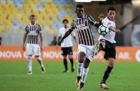 Giovanni Augusto em ação contra o Fluminense no Maracanã pelo Brasileirão 2017