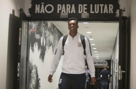 Jô antes da partida contra o Patriotas pela Sulamericana
