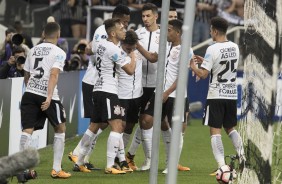 Jogadores comemoram gol na partida contra o Fluminense no Maracan pelo Brasileiro 2017