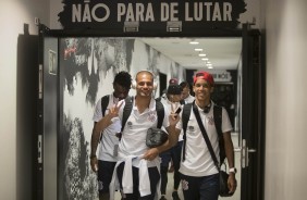 Pedrinho e Clayton antes da partida contra o Patriotas pela Sulamericana