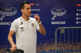 Rodriguinho na chegada ao estádio antes da partida contra o Fluminense