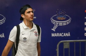 Zagueiro Balbuena na chegada ao estdio antes da partida contra o Fluminense