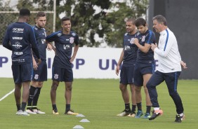 Jogadores treinaram no CT Joaquim Grava para enfrentar o Atltico Mineiro na quarta-feira