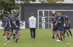 Walmir Cruz orientando os jogadores no treino dessa tera-feira