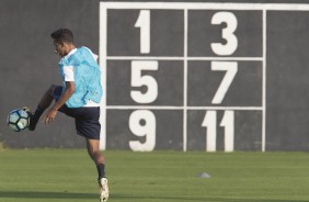 Pedrinho treina aps marcar o seu primeiro gol com a camisa do Corinthians