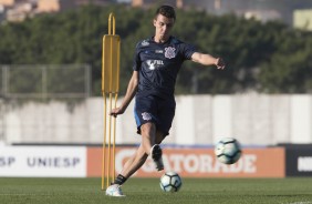 Rodrigo Figueiredo treina em busca de seu lugar ao sol no time titular