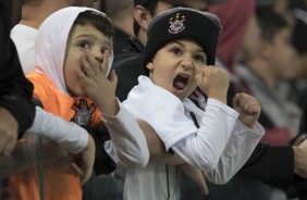 A crianada marcou presena no jogo contra o Sport na Arena Corinthians lotada