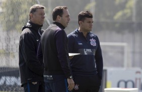 Comisso tcnica durante reapresentao dos jogadores no CT Joaquim Grava
