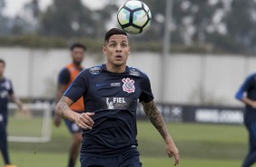 Guilherme Arana segue treinando para garantir sua vaga de titular no Timo