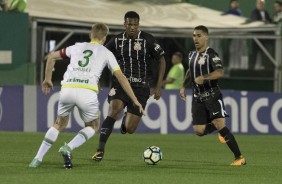 J e Gabriel durante jogo contra a Chapecoense, em Chapec