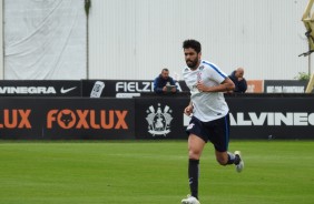 Vlson, que no atua desde maro, tambm foi titular