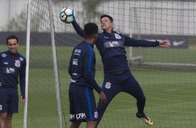 Jogadores treinam pela manh no CT Joaquim Grava