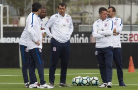 Carille e seus homens de confiana no treino de hoje