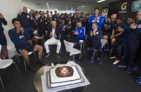 O elenco comemorou os 107 anos do Corinthians