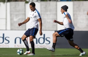 Pablo seguido de perto por Marciel no treino de hoje no CT