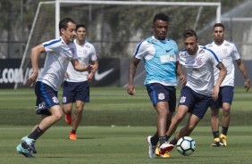 Neste sbado, o Corinthians realizou treinamento ttico no CT Joaquim Grava