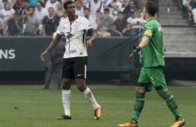 Contra o Vasco, atacante J sofreu duas faltas dentro da rea e reclamou de pnalti