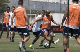 Jogadores fazem racho no primeiro treino do Corinthians depois de voltar da Argentina