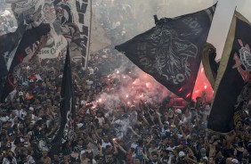 A torcida deu show no treino aberto na Arena Corinthians