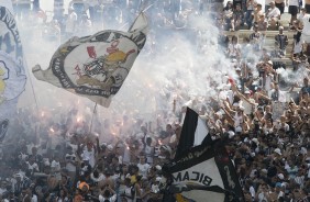 A torcida fez uma festa maravilhosa no treino na Arena Corinthians, aberto ao pblico