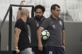 Alessandro, Caio e Carille no treino de sábado na Arena Corinthians