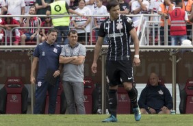 Cuca e Carille observam o clssico entre Corinthians e So Paulo, no Morumbi