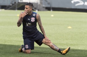 Guilherme Arana foi a novidade deste treino; O lateral volta a atuar após sentir lesão na coxa