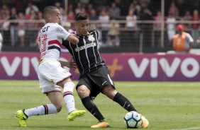 Guilherme Arana marcado no jogo contra o So Paulo, neste domingo