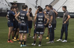 Jogadores durante o treino na Arena Corinthians