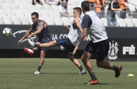 O treino foi intenso na Arena Corinthians; O elenco enfrenta o So Paulo, neste domingo