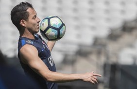 Rodriguinho vai ter que driblar a desconfiança da torcida no clássico contra o São Paulo